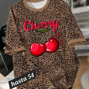 Camiseta de animal print con cereza.