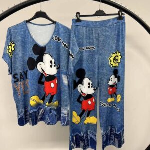 conjunto de licra con Mickey.