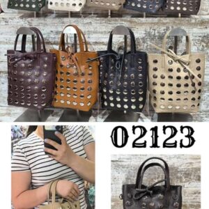 bolso tachuelas