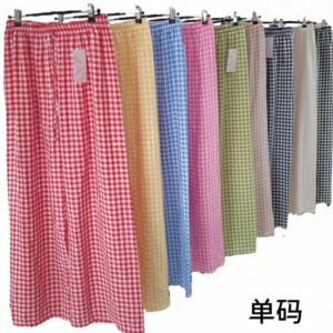 Pantalón de tela cuadraditos.