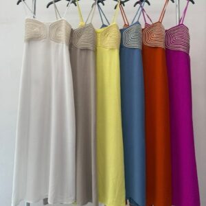 Vestido tiranta círculo en el pecho.