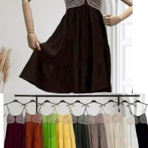 vestido corto con círculo en el pecho