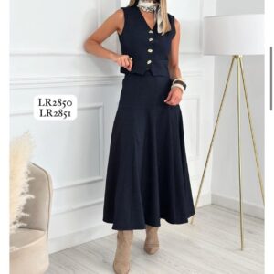 Conjunto de chalequillo y falda de vuelo.