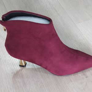 Bota burdeos corta.