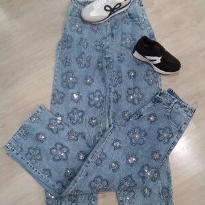 Pantalón vaquero flores brillo.