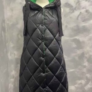 Chaquetón sin manga reversible.