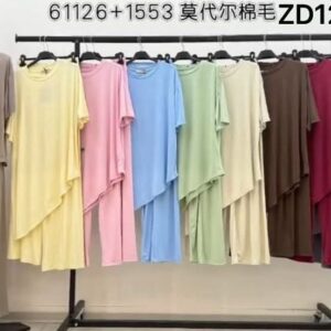 conjunto de pantalón y jersey asimétrico.