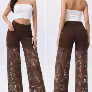 Pantalón marrón de encaje.