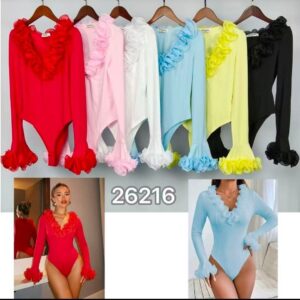 Body manga larga con volantes.