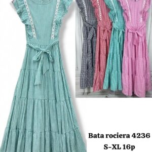 Bata rociera de cuadritos pequeños.