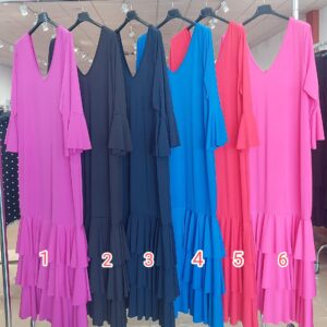 bata flamenca de licra con tres volantes.