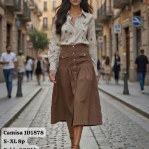 Falda de botones delante.