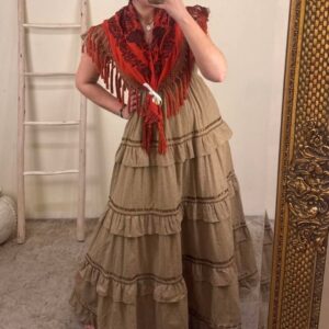 Bata de flamenca en tonos Camel.