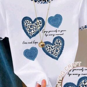 Camiseta corazones.
