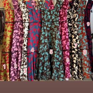 Vestido estampado de hojas.