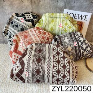 Bolsos estampados.