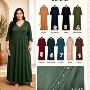 vestido escote de pico con tachuelas.