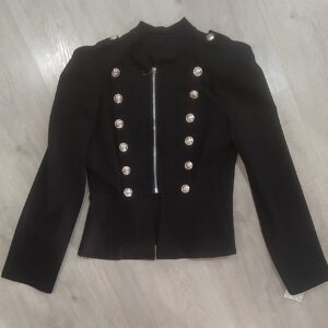 chaqueta con cremallera.