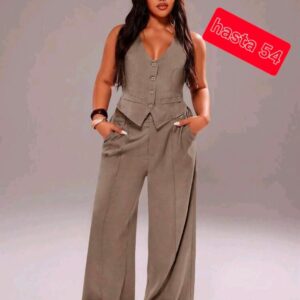 Conjunto de pantalón y chalequillo.