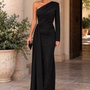 vestido negro con una sola manga.