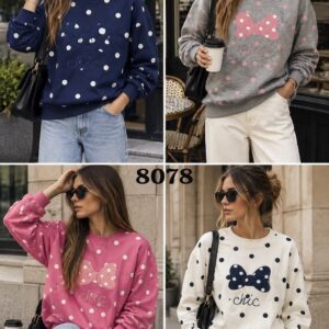 Sudadera de lunares y dibujo del Mickey.