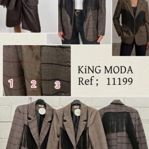 Chaqueta de cuadros con flecos.