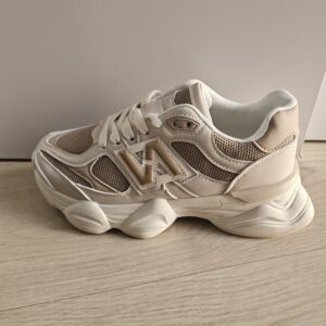 deportiva beig