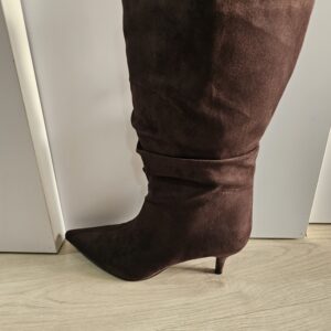 bota arrugada marron